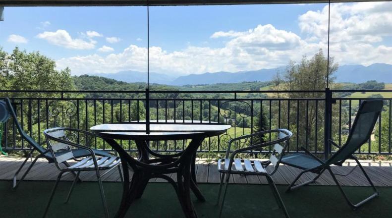 Les Gites De La Maison Bleue D'Estialescq Exteriér fotografie