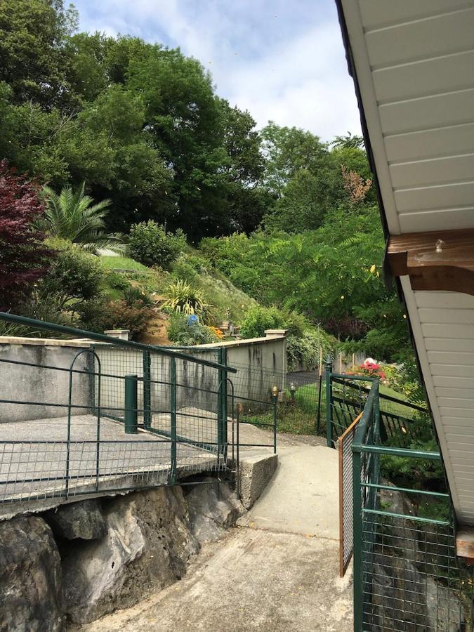 Les Gites De La Maison Bleue D'Estialescq Exteriér fotografie