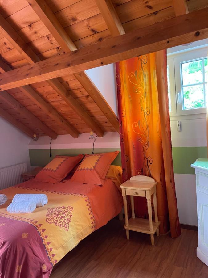 Les Gites De La Maison Bleue D'Estialescq Exteriér fotografie