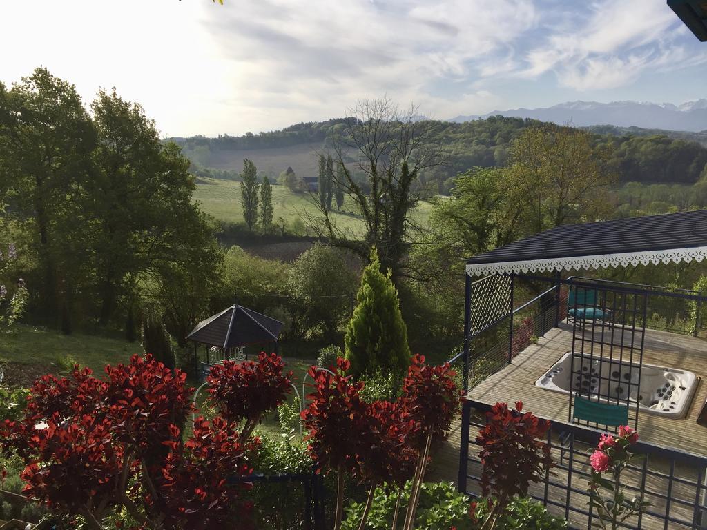 Les Gites De La Maison Bleue D'Estialescq Exteriér fotografie
